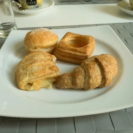 Ajde & Breakfast فندق مبيت وإفطار 4*