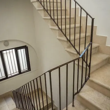 Ajde & Breakfast فندق مبيت وإفطار 4*